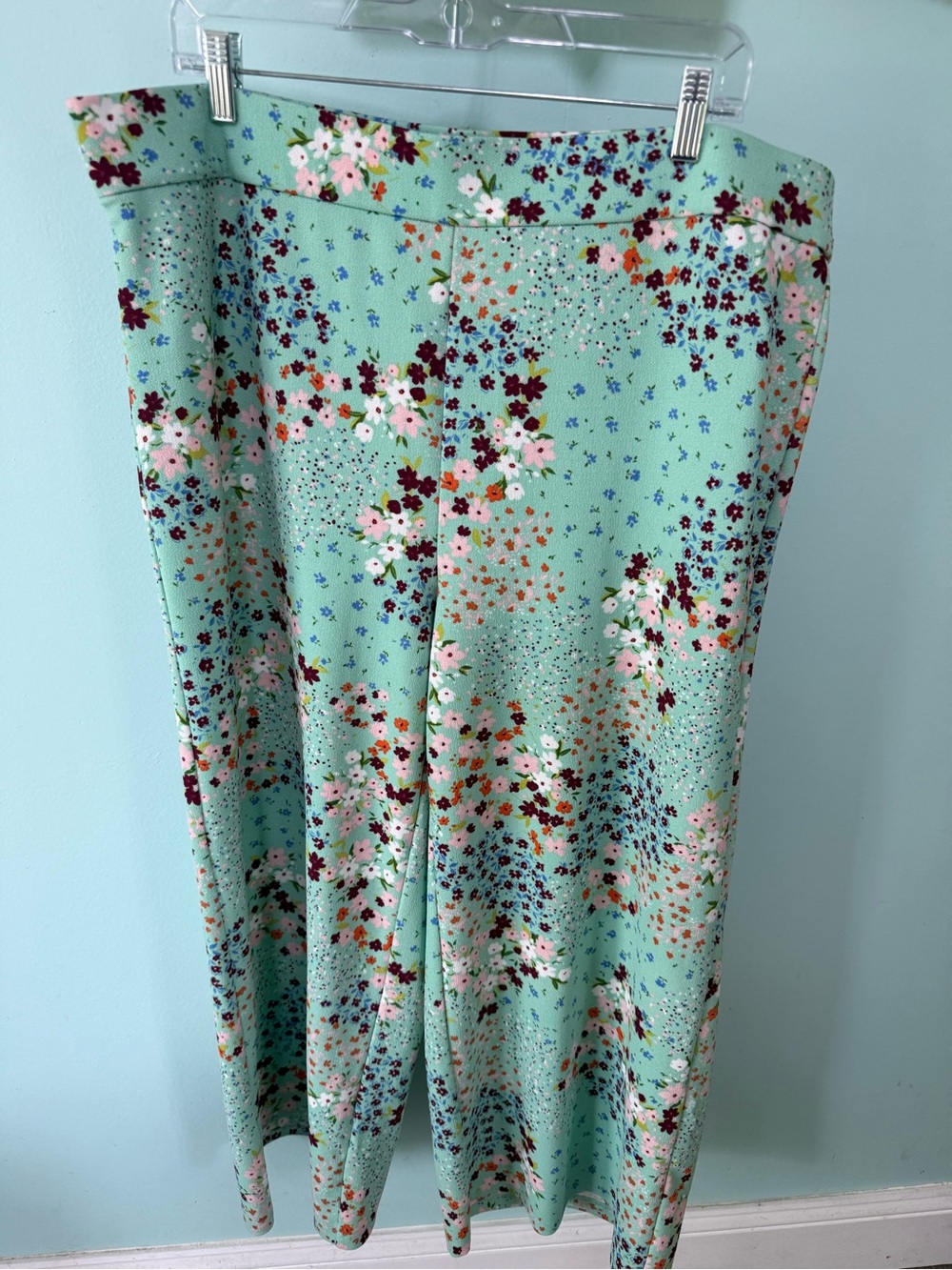 Isaac Mizrahi Live! Pebble Knit Floral Crop Wide-Leg Pants Menthe